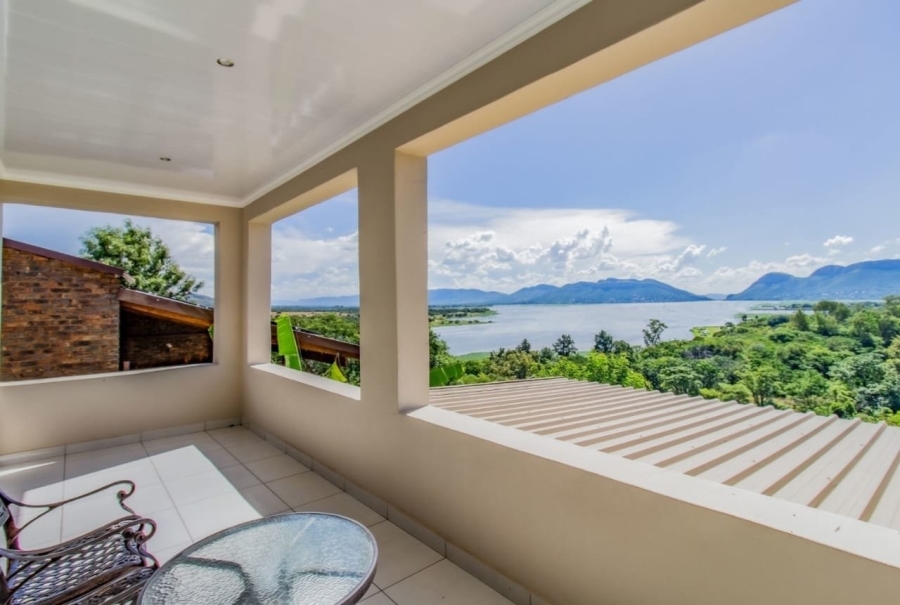5 Bedroom Property for Sale in Meerhof North West